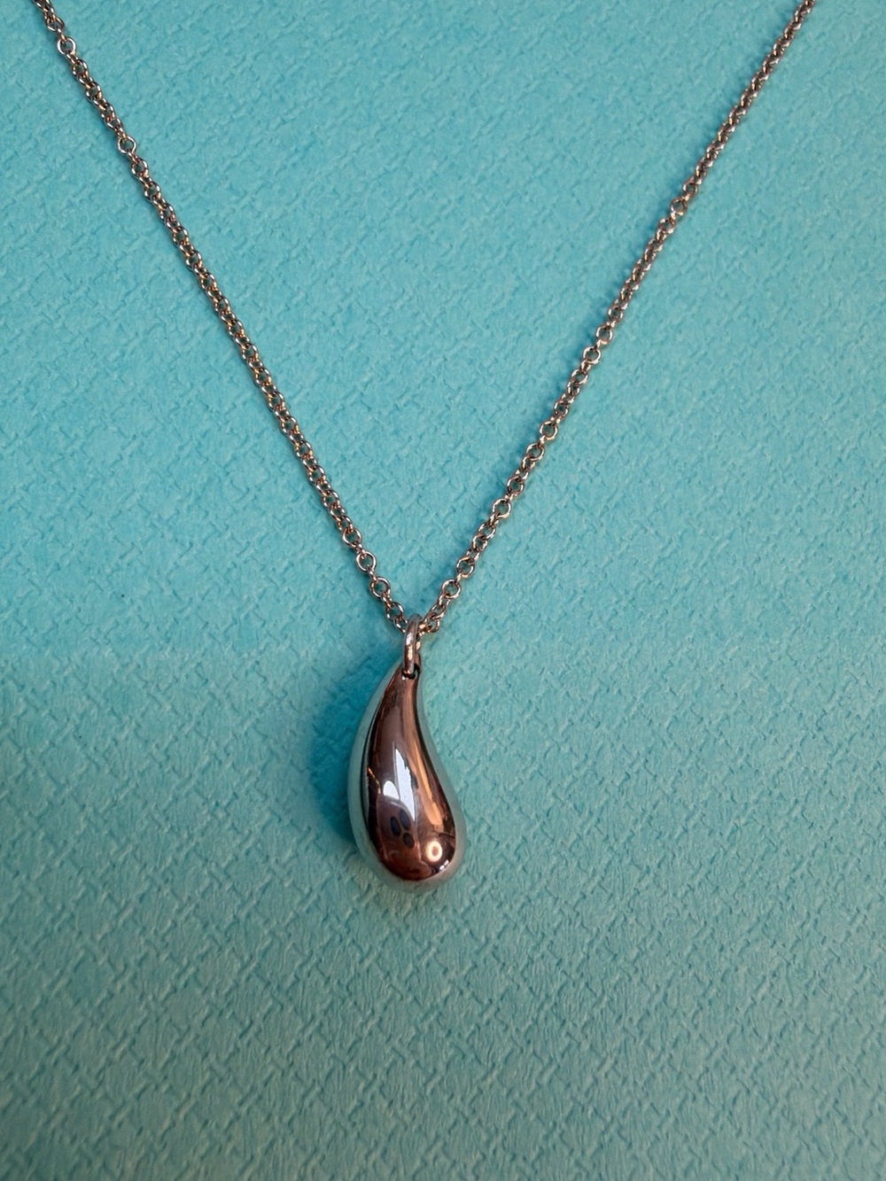 Tiffany & Co. Elsa Peretti sterling silver teardrop pendant necklace & Bag - Picture 5 of 9
